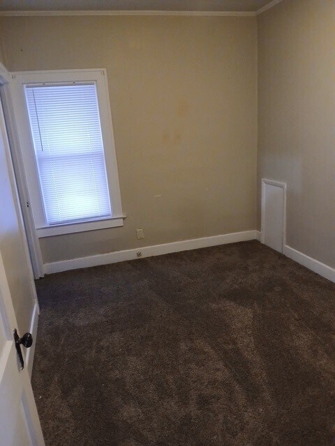 Building Photo - 641 Western Ave