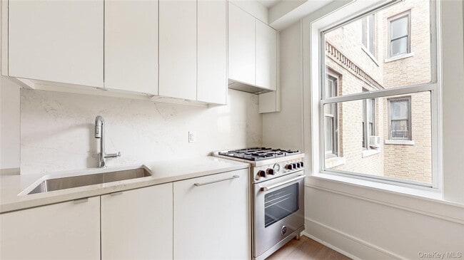 Building Photo - 148-09 Northern Blvd