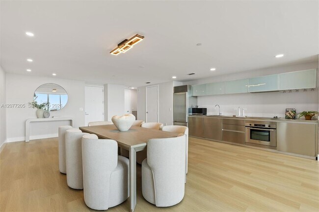 Building Photo - 1040 Biscayne Blvd