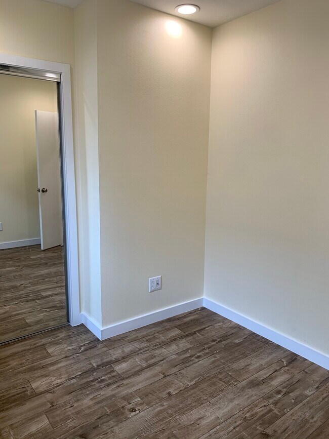 Building Photo - 10315 S Figueroa St