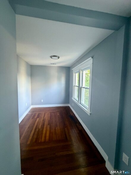 Building Photo - 32 Alstrum St