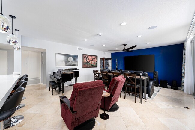 Building Photo - 449 Desert Lakes Dr