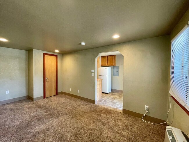 Building Photo - 1130 13th St