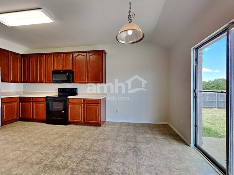Building Photo - 700 Locustberry Dr