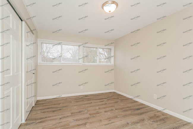 Building Photo - 6827 Woodhurst Dr