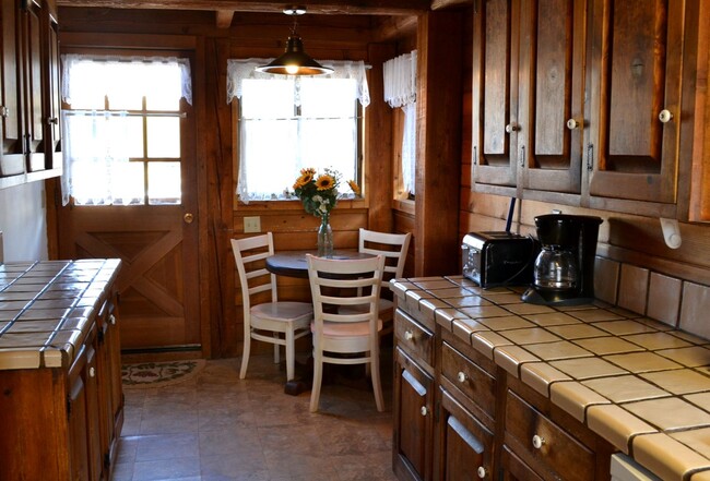 Building Photo - 3BR + loft and 2Ba! w/private boat dock, a...