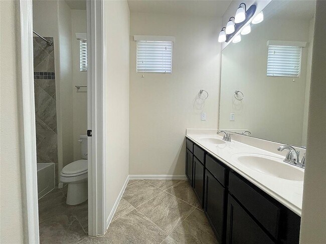 Building Photo - 5366 Blue Mountain Ln