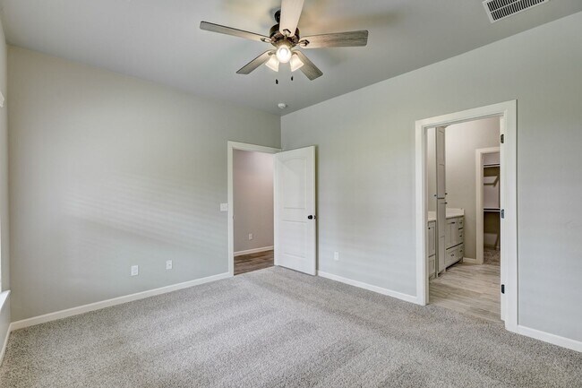 Building Photo - 618 Juniper St