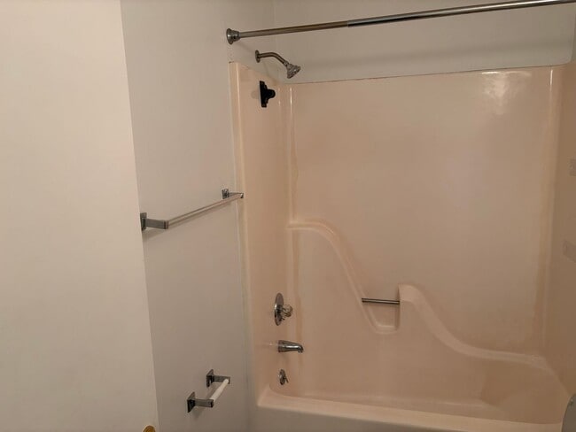 Building Photo - 108 Beaver Pond Loop