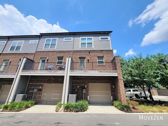 Building Photo - 15041 New Amsterdam Ln