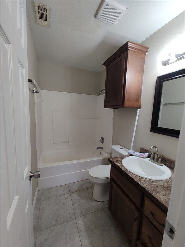 Building Photo - 4096 Delmon Ln
