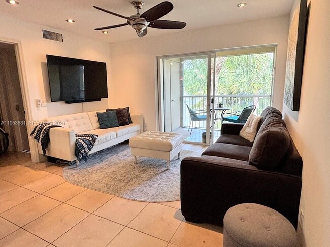 Building Photo - 460 S Park Rd