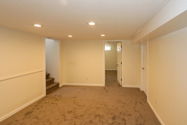 Building Photo - 1482 E 3045 S