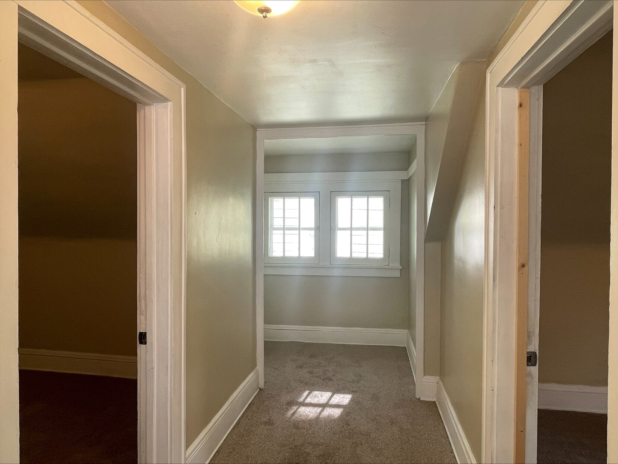 Building Photo - 1022 Herberich Ave