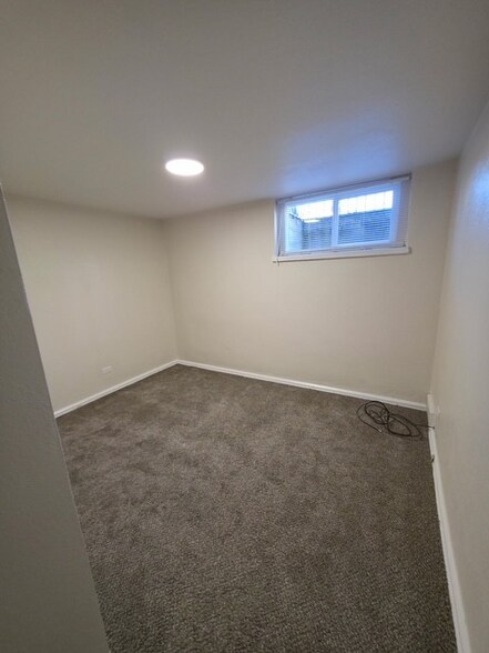 Building Photo - 2505 S University Blvd