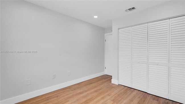Building Photo - 2412 W 54th Pl