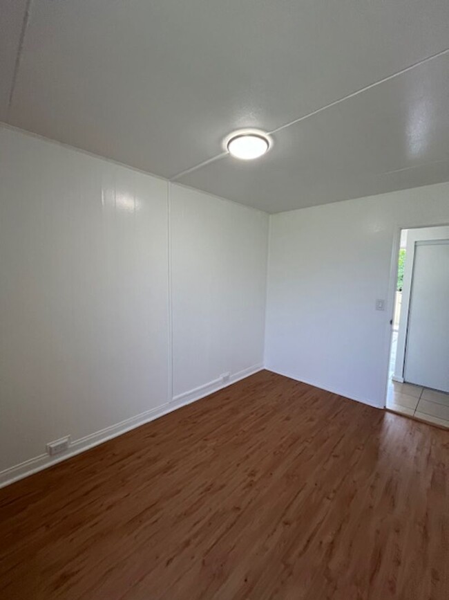 Building Photo - Mililani Town 2 bed/1 bath Apartment