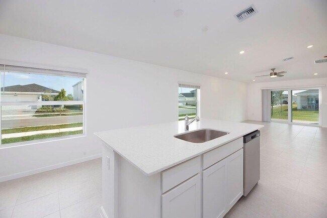 Building Photo - 11146 NW Fernbrook Dr