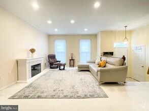Building Photo - 20 Cedarwood Ct
