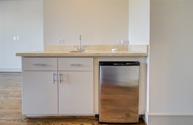 Building Photo - 1808 Ridgewood St