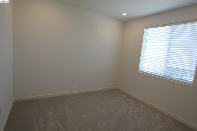 Building Photo - 1008 Osprey Dr