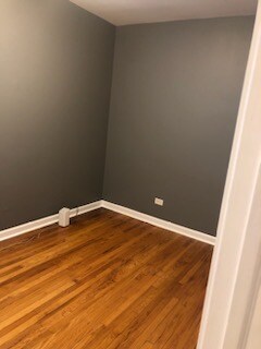 Building Photo - 647 N Hamlin Ave