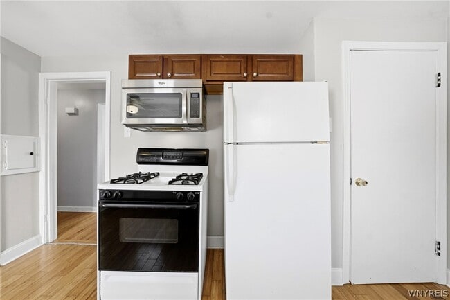 Building Photo - 38 Harvest Ave