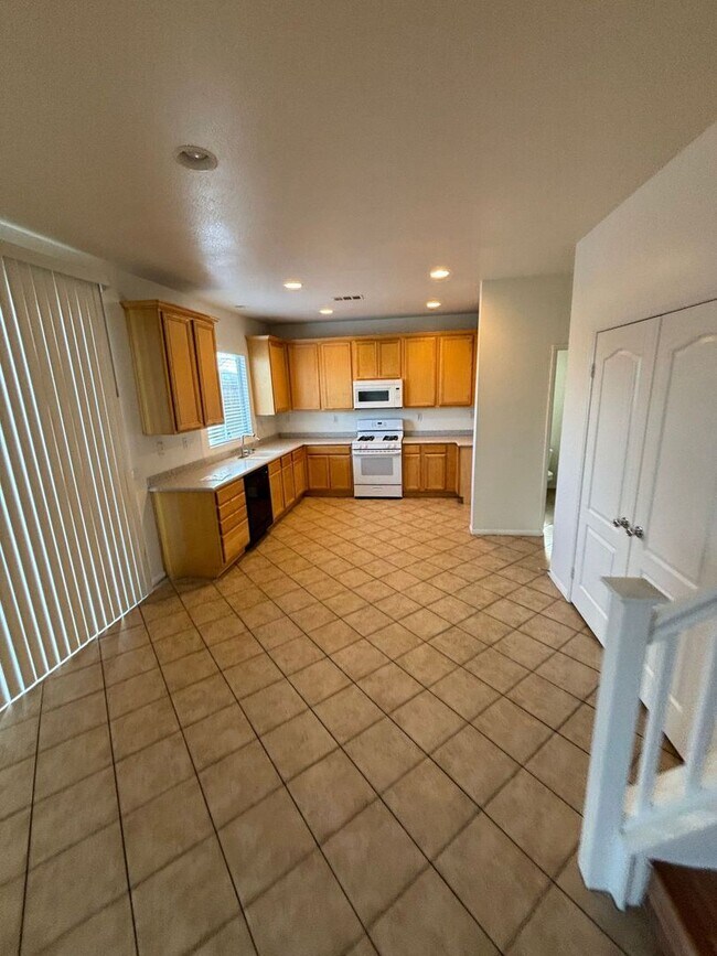 Building Photo - 14633 Crossing Trail