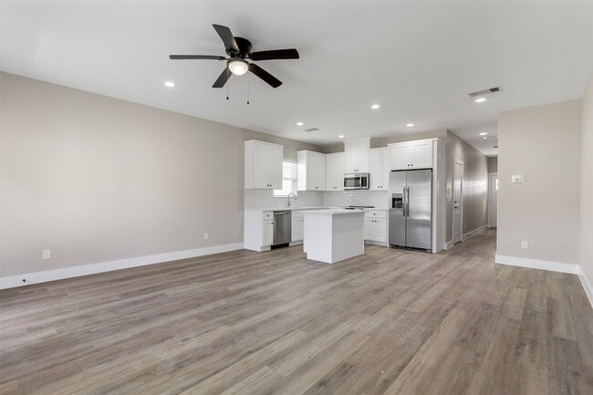 Building Photo - 3150 S Cleveland St