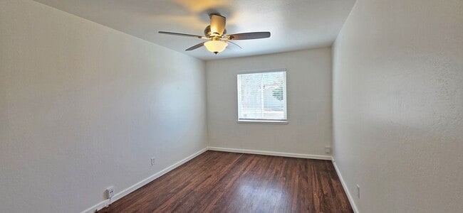 Building Photo - 1021 Buckeye Dr