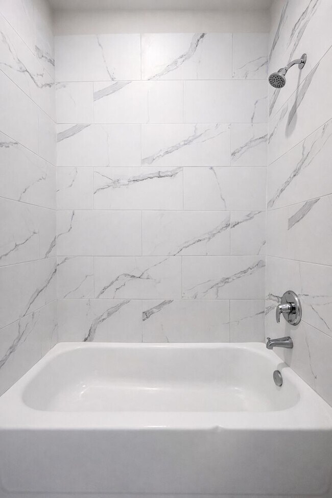 Building Photo - 3221-3409-3409 SW 8th Pl