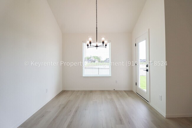 Building Photo - Stunning New Construction Simmons Home - 5 Bed 3 Bath - Pond View & Full Appliance Package!