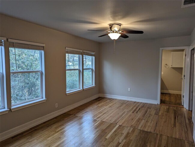 Building Photo - 4526 Avenue H