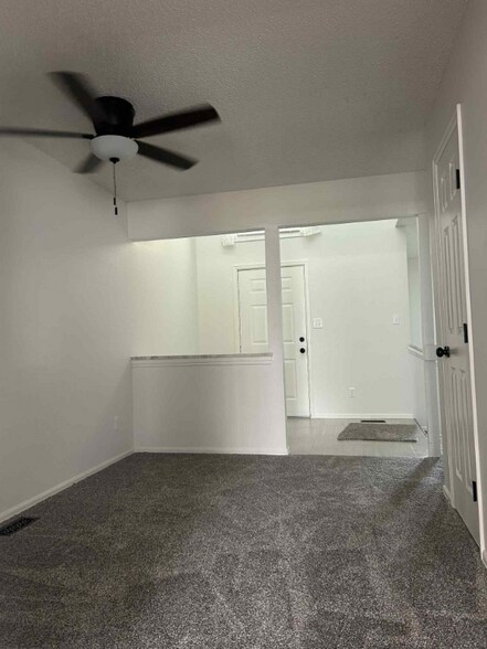 Building Photo - 2675 Springside Ct