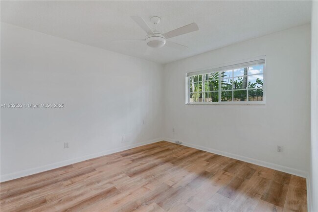 Building Photo - 7601 NE 9th Ave