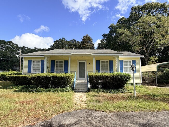 Primary Photo - 1031 Oakland Dr