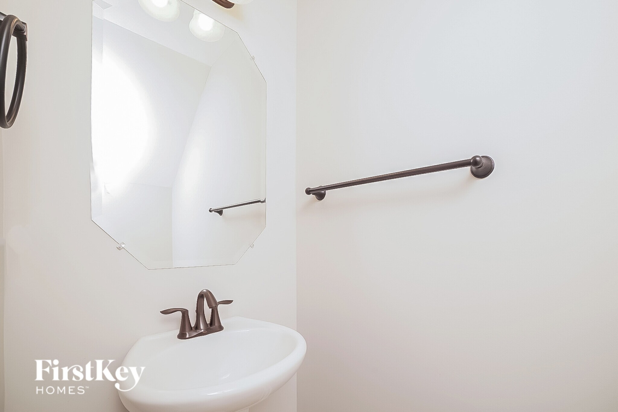 Building Photo - 133 Glenmoor Ave