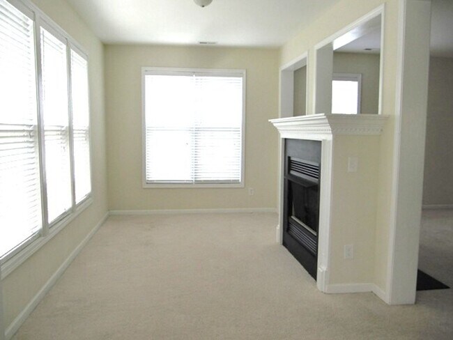 Building Photo - One Month Free Rent ! Discover your new ha...