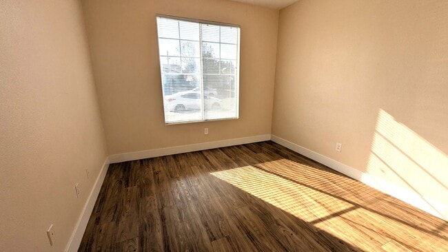 Building Photo - Immaculate 3 bedroom 2 bath home