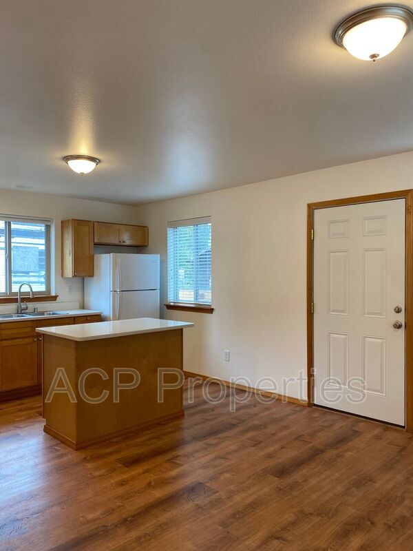 Building Photo - 5889 Cedar St