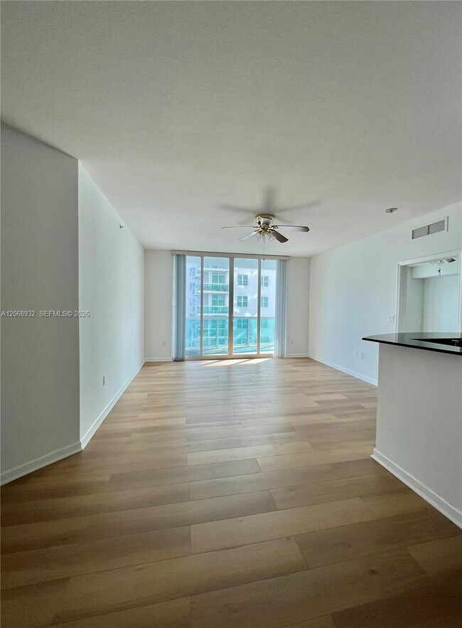 Building Photo - 7900 Harbor Island Dr