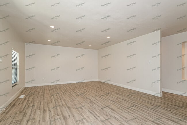 Building Photo - 1145 Wagon Wheel Trail