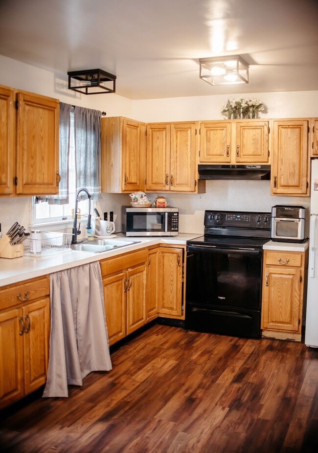 Building Photo - 16 Cranfield Ct