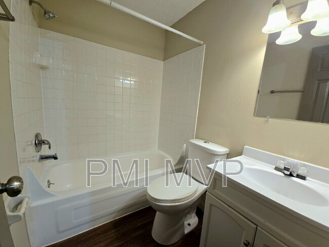 Building Photo - 7280 Broadwyn Dr