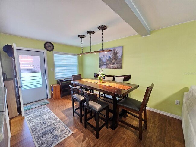 Building Photo - 5896 Palm Ln