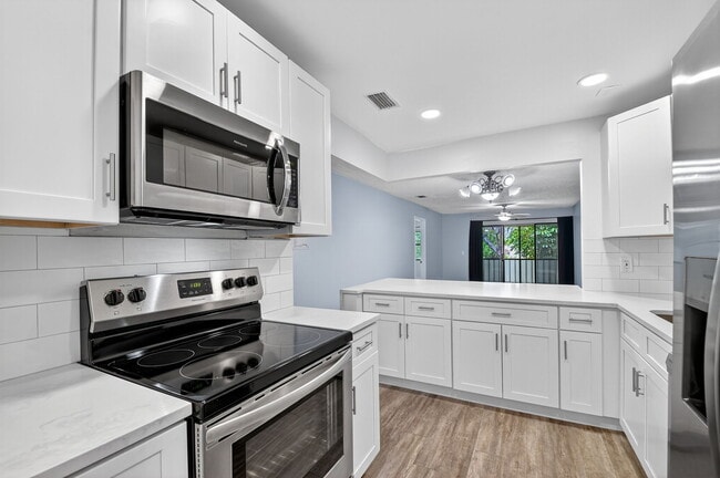 Building Photo - 5985 Forest Hill Blvd