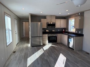 Building Photo - 5403 E Deadwood Dr