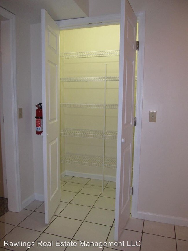 Building Photo - 140 Elkwood Ave