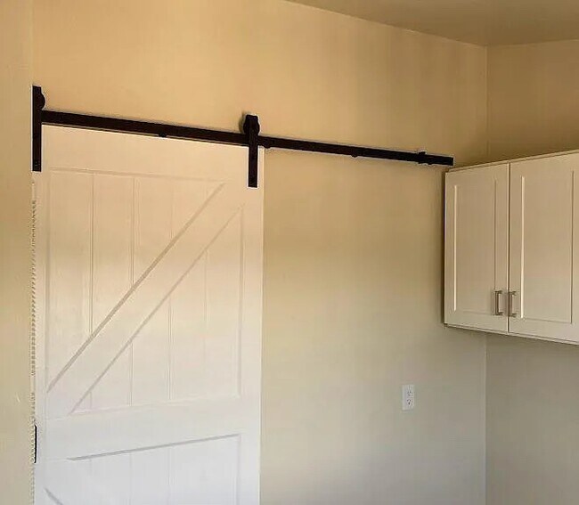 Building Photo - 3181 W Green Park Dr