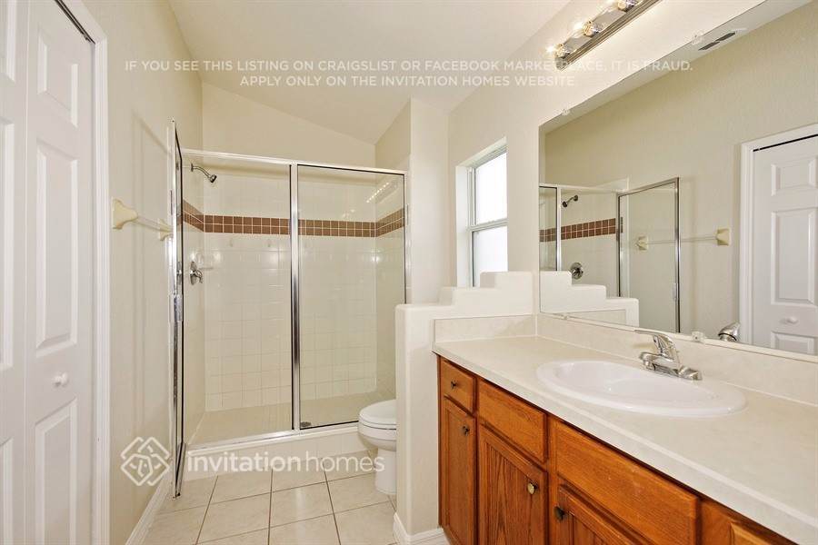 Building Photo - 102 Vine Dr
